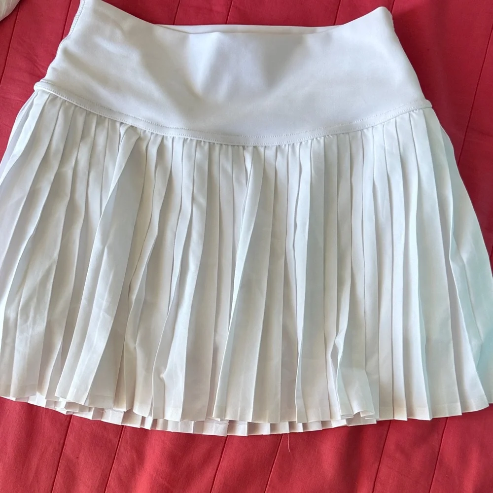 ALO Elegant White Pleated Skirt